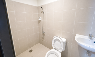 High Floor 2BR Condo for Sale in Taguig City at Uptown Parksuites