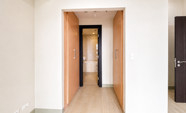 High Floor 2BR Condo for Sale in Taguig City at Uptown Parksuites