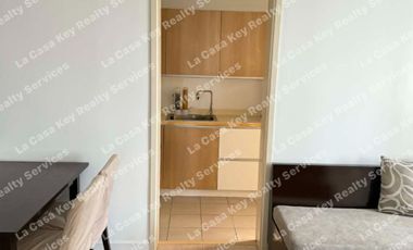 RUSH for SALE Two(2) Bedroom with Parking (PET FRIENDLY)_South of Market Residences BGC, Taguig