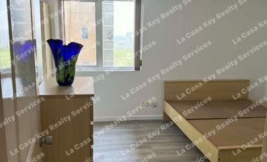 RUSH for SALE Two(2) Bedroom with Parking (PET FRIENDLY)_South of Market Residences BGC, Taguig