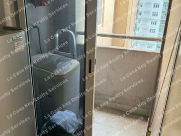 RUSH for SALE Two(2) Bedroom with Parking (PET FRIENDLY)_South of Market Residences BGC, Taguig