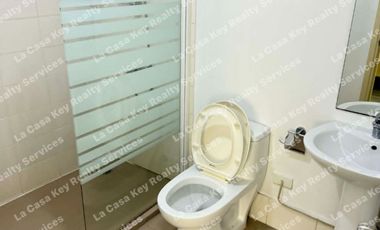 RUSH for SALE Two(2) Bedroom with Parking (PET FRIENDLY)_South of Market Residences BGC, Taguig