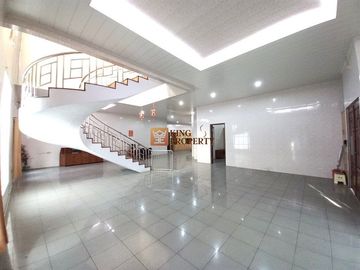 DIJUAL CEPAT HANYA HARGA TANAH, BONUS BANGUNAN KOKOH! HOOK Rumah Mewah 2 Lantai di Green Garden Residence,Bisa Kpr