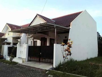 Rumah di Graha Sampurna Indah Wiyung - Surabaya