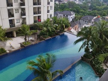 Dijual Apartemen 2 Kamar, Pool view.
