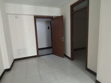 Dijual Apartemen 2 Kamar, Pool view.