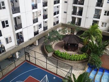 Dijual Apartemen 2 Kamar, Pool view.