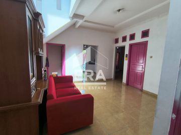 Dijual Cepat Rumah Semi Furnish di Kemang Pratama 3 Bekasi