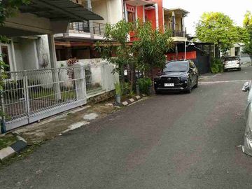 Rumah Terawat Dalam Komplek Besar Di Ujungberung Indah