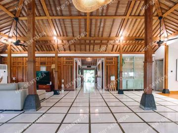 VILLA NYANYI BERABAN