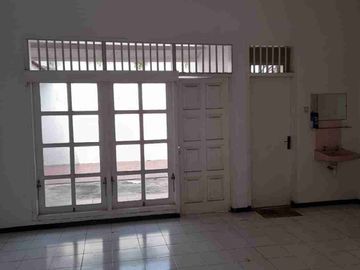 Rumah Lama di PBI Araya Blok Kota Luas 264 m²