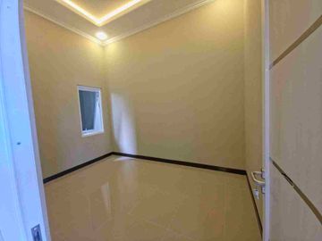 Rumah Mewah Baru di Cluster Elite Baturan   dekat Solo