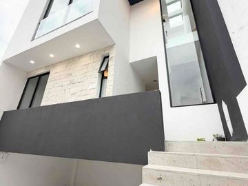 HERMOSA CASA EN PREVENTA, CON EXCELENTE UBICACIÓN, ZONA PAISAJES DEL TESORO