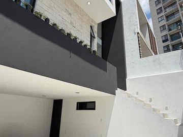 HERMOSA CASA EN PREVENTA, CON EXCELENTE UBICACIÓN, ZONA PAISAJES DEL TESORO