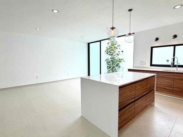 HERMOSA CASA EN PREVENTA, CON EXCELENTE UBICACIÓN, ZONA PAISAJES DEL TESORO