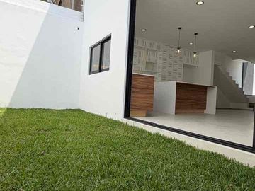 HERMOSA CASA EN PREVENTA, CON EXCELENTE UBICACIÓN, ZONA PAISAJES DEL TESORO