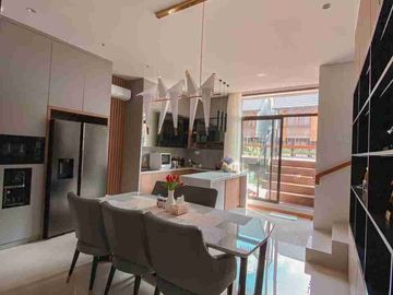Dijual Rumah Mewah Fully Furnished di Cluster Caelus Greenwich BSD