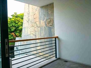 Rumah Baru 3 Lantai SHM Pondok Bambu Jakarta Timur