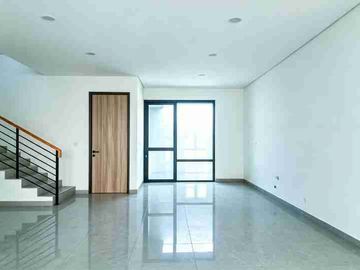 Rumah Baru 3 Lantai SHM Pondok Bambu Jakarta Timur