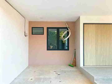 Rumah Baru 3 Lantai SHM Pondok Bambu Jakarta Timur