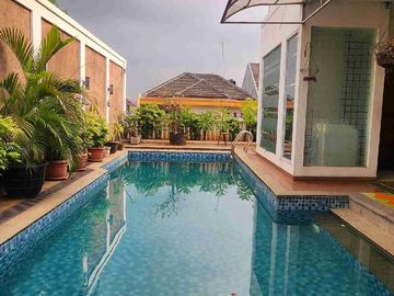 DIJUAL RUMAH MEWAH 3 LANTAI – KEMANG PRATAMA, BEKASI