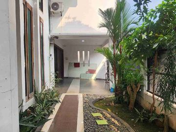DIJUAL RUMAH MEWAH 3 LANTAI – KEMANG PRATAMA, BEKASI
