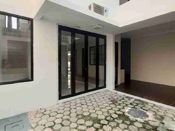 *MODERN HOUSE WITH BALCONY TERRACE*

Cluster Prime Sektor 9