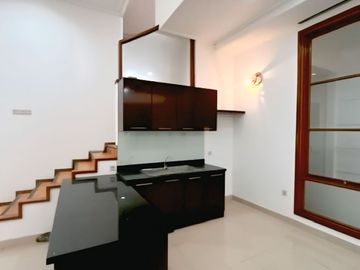 Rumah Cantik Lux Siap Huni di Singgasana Pradana Bandung