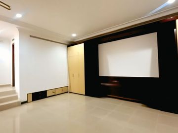 Rumah Cantik Lux Siap Huni di Singgasana Pradana Bandung