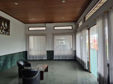 Rumah 2 Lantai Terawat di Palem Permai Bandung