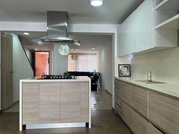 Casa en Arriendo en Alejandría, Poblado Medellín Antioquia