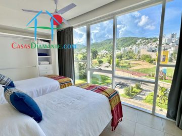 2 recámaras y terraza con vista a las áreas comunes