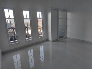 Dijual rumah full renovasi siaphuni di Harapan Indah 1 Bekasi