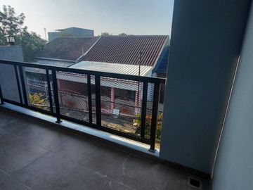 Dijual rumah full renovasi siaphuni di Harapan Indah 1 Bekasi