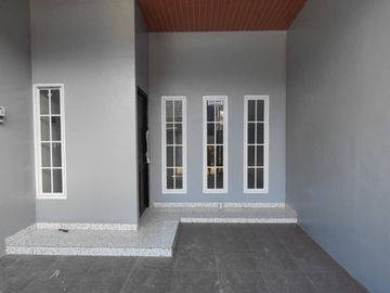 Dijual rumah full renovasi siaphuni di Harapan Indah 1 Bekasi