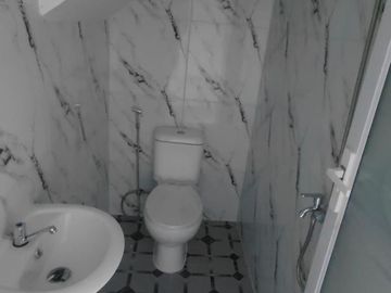 Dijual rumah full renovasi siaphuni di Harapan Indah 1 Bekasi