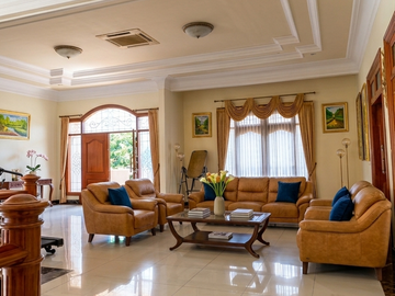 RUMAH MEWAH SULTAN SURABAYA SELATAN DI MARGOREJO INDAH FULL MARMER ITALY DEKAT A YANI, JEMURSARI