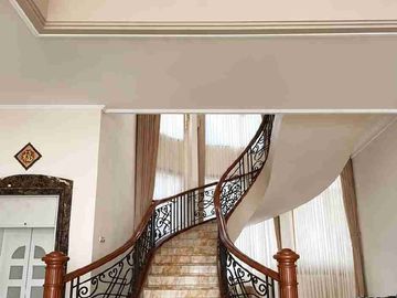RUMAH MEWAH SULTAN SURABAYA SELATAN DI MARGOREJO INDAH FULL MARMER ITALY DEKAT A YANI, JEMURSARI
