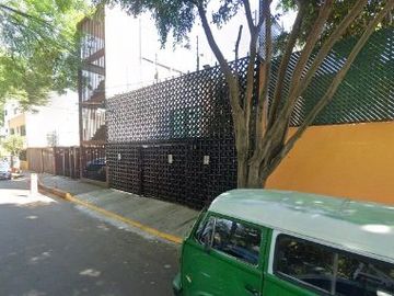 CASA EN VENTA EN CALLE POLEN, FRACCIONAMIENTO EL RELOJ