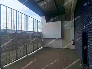 Bodega en renta con oficinas zona la maria
