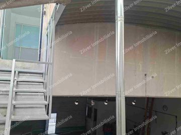 Bodega en renta con oficinas zona la maria