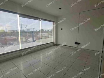 Bodega en renta con oficinas zona la maria