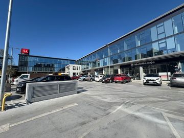 Bosques Montemar, oficina 36 M2, Planta Libre, 1 baño, estacionamiento