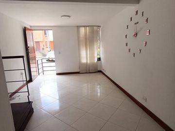 Apartamento en arriendo Loma del Indio  Poblado