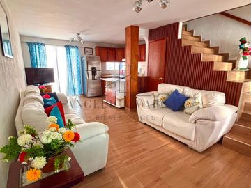 CASA REMODELADA FRENTE A PARQUE- LOS MOLINOS ZAPOPAN