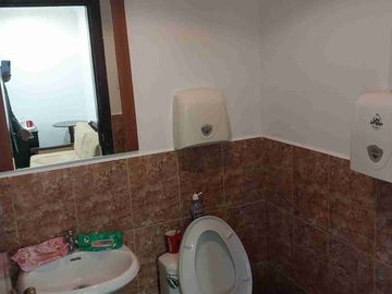 oficina en venta.sector la amozanas.