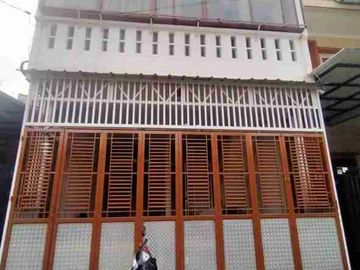 Di jual murah rmh 4 lantai Grand Poris cipondoh tangerang