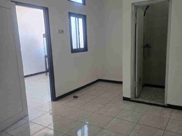Di jual murah rmh 4 lantai Grand Poris cipondoh tangerang