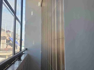 Di jual murah rmh 4 lantai Grand Poris cipondoh tangerang