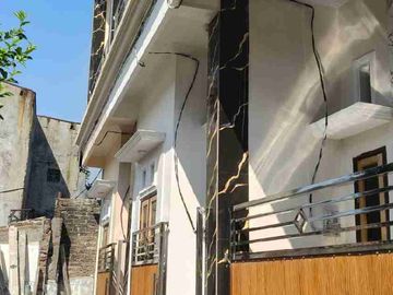 Rumah Baru 2 Lantai siap Huni di Kupang Krajan, Sawahan, Sby Selatan